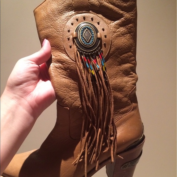 Gorgeous boots, etched metal, tassels & beading! - Picture 3 of 6
